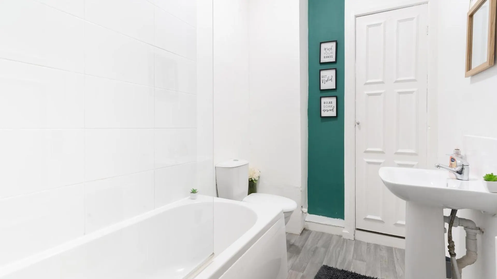 Quayside East - 2 Bed Sleeps 4 Newcastle Apartment 0*, Newcastle upon Tyne