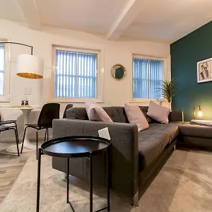  Apartment Stylish Maisonette Pass The Keys